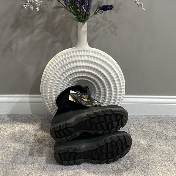 NWB Womens snovalley 5 Kamik boots. Size 8. - Picture 4 of 6